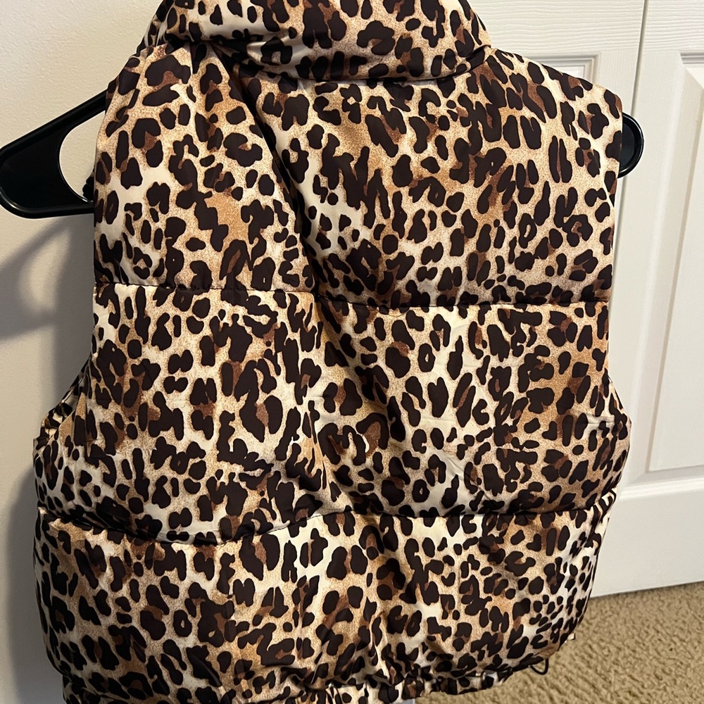 Love Tree Animal Print Vest - Picture 2 of 3